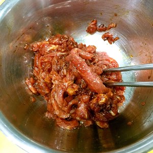 如何炒出嫩牛肉的做法 步骤9